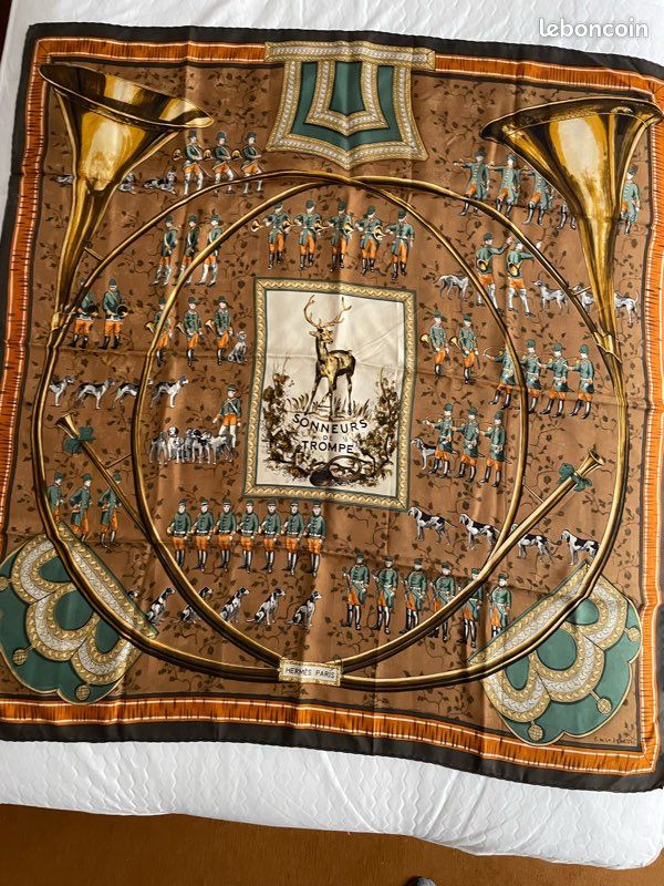 Serre-passe Foulard Vintage Avec Camée En Porcelaine Et Finition Or - Occasion Bon état