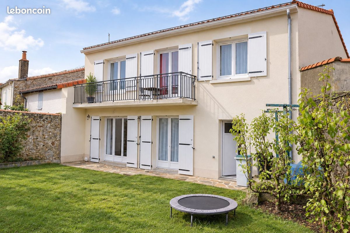 Maison 6 pièces 133 m² · à Cugand-la-Bernardière · 133 m² · 230 000 €