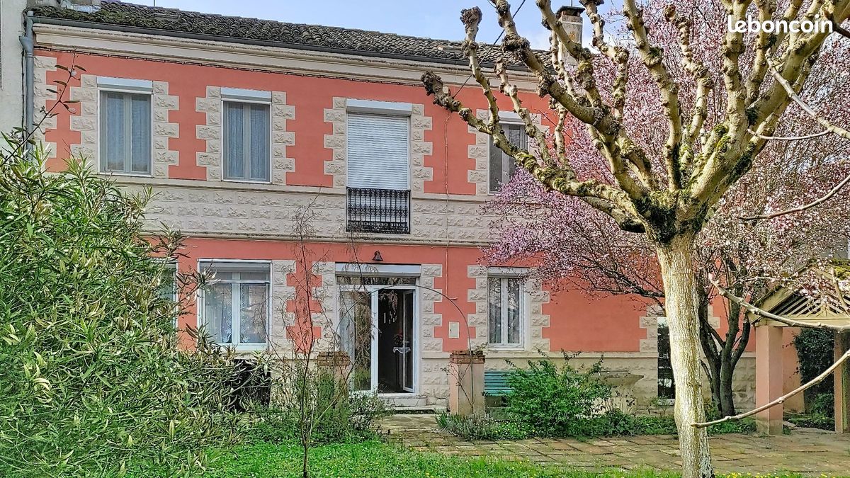 Maison 7 pièces 206 m² · à L'Isle-Jourdain · 206 m² · 365 700 €