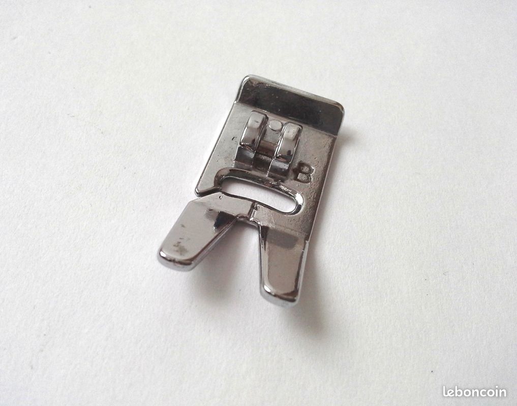 Pied presseur universel en métal 137627 pour machine à coudre Singer (image 4)