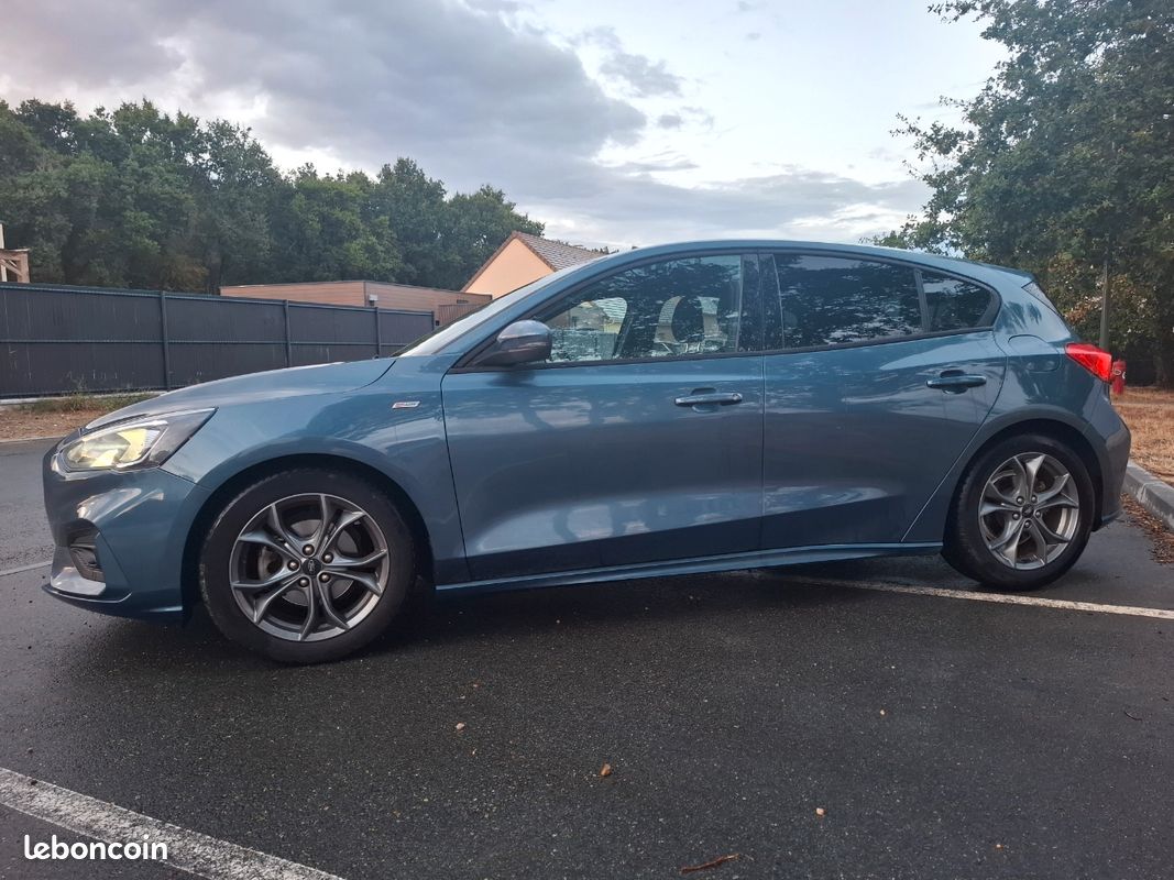Ford focus st line (image 1)
