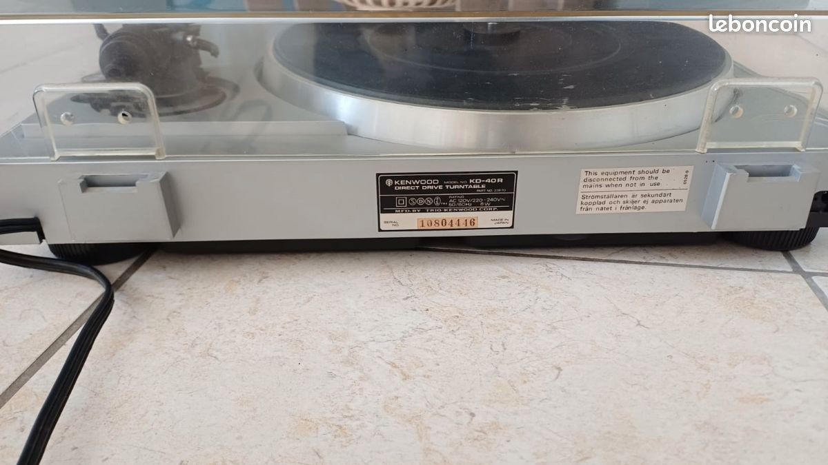PLATINE VINYLE SUIVI linéaire contrôlée par ordinateur Kenwood P-82 PLATINE VINYLE SUIVI linéaire contrôlée par ordinateur Kenwood P-82