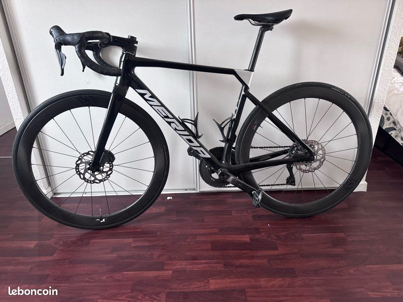 Vélo De Route Merida Scultura 6000 Carbone 2024 - Réplique Équipe Bahrain Victorious