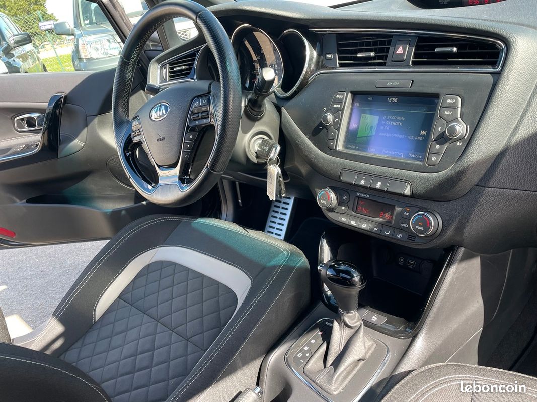 Kia Ceed II (2) 1.6 CRDI 136 ISG GT LINE DCT7 (image 10)