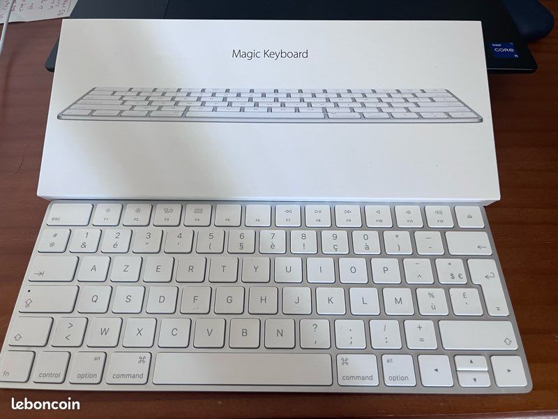 Apple Magic Keyboard (image 2)
