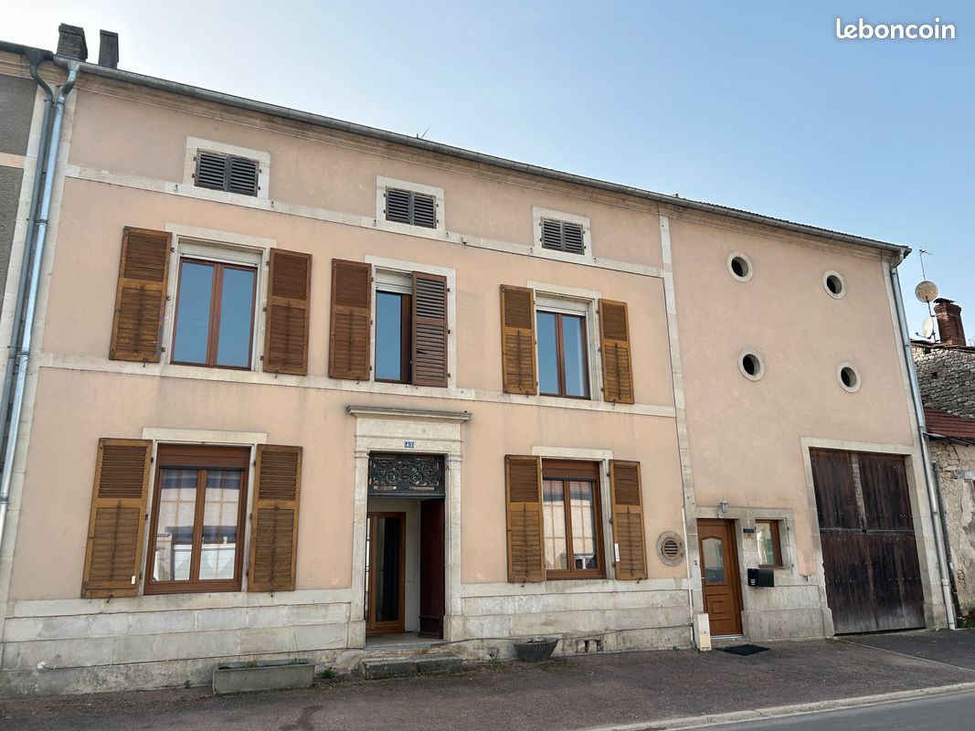 Maison 7 pièces 210 m² · à Demange-Baudignécourt · 210 m² · 156 500 €