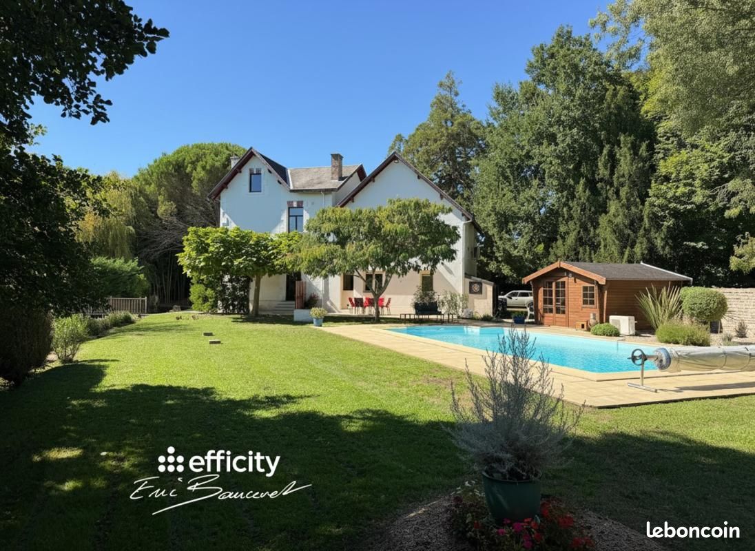 Maison 7 pièces 192 m² · à Brioux-sur-Boutonne · 192 m² · 325 000 €