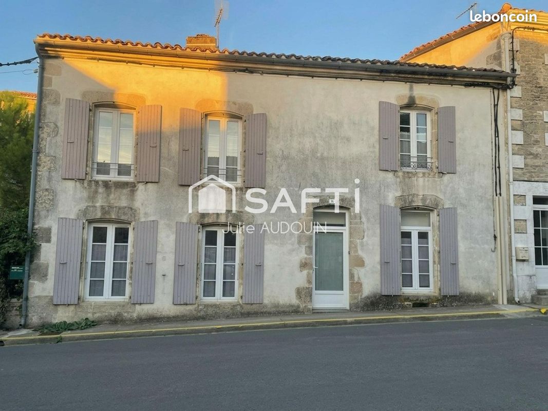Maison 4 pièces 114 m² · à Aulnay · 114 m² · 108 000 €