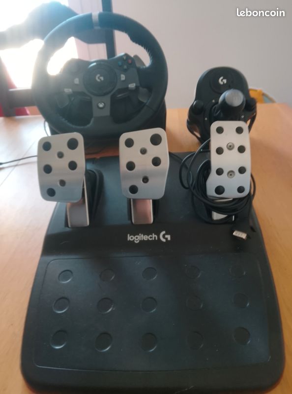Volant g920 avec pédale et shifter (image 1)