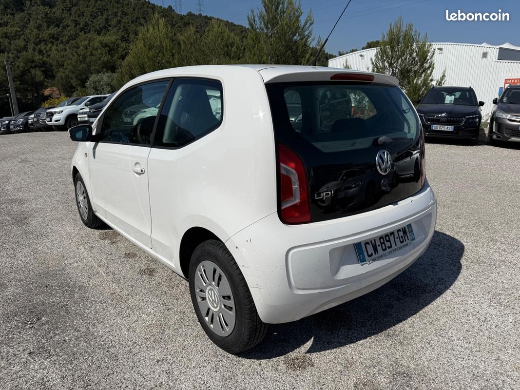 Volkswagen UP 1.0 60CH BLACK UP 3P (image 2)