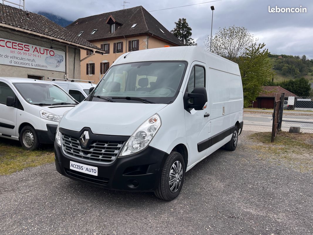 Renault Master 2.3 DCI 110 CV L2H2 Grand confort - 5 Places - Cabine approfondie - Moteur à chaîne de distribution - Climatisation - Régulateur de vitesse - Attelage - 11 658 Euros H.T (image 1)