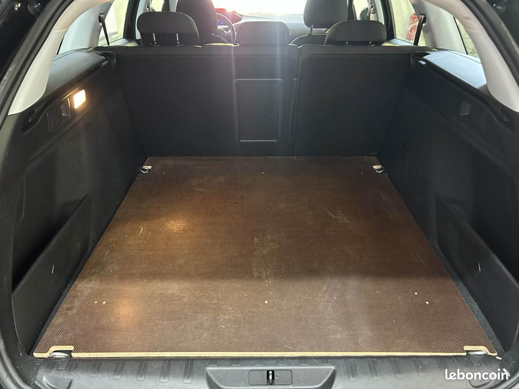 PEUGEOT 308 SW 1.5 BlueHDi - 130 Active Pack ( Camera - Siège chauffants ) (image 21)