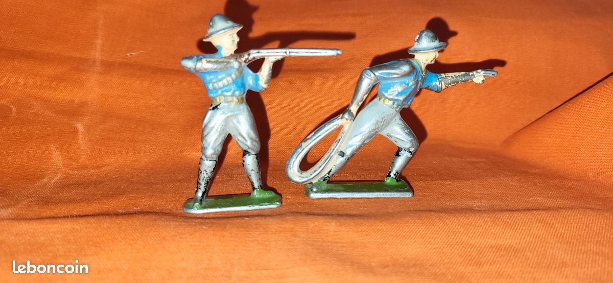 3 Soldats De Plomb Indiens Armés à Pied - Jouets Anciens CBG - État Correct