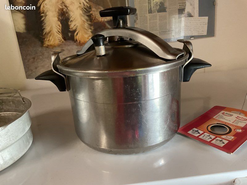 Cocotte minute SEB 8 litres - Électroménager