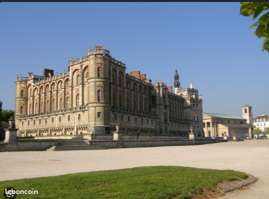 Place de parking Centre Chateau · à Saint-Germain-en-Laye · 12 770 €