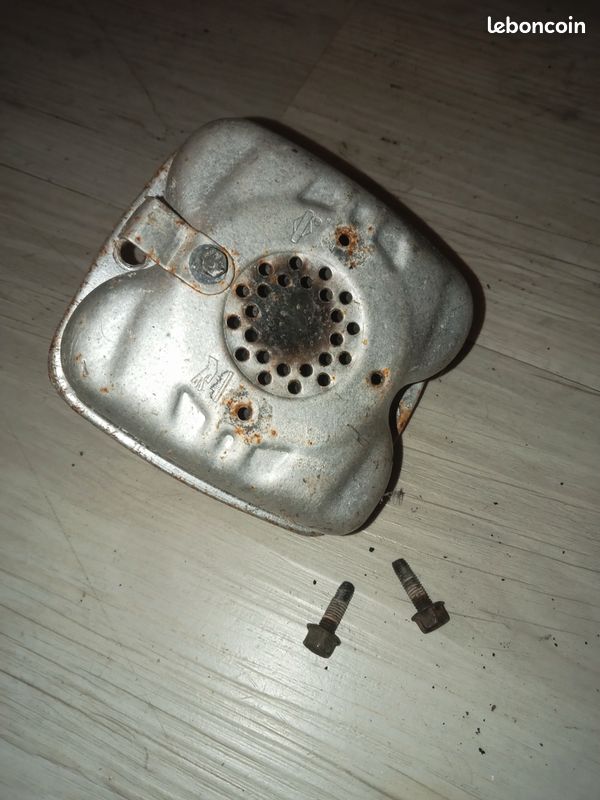 Pot d'échappement tondeuse Briggs et Stratton (image 1)