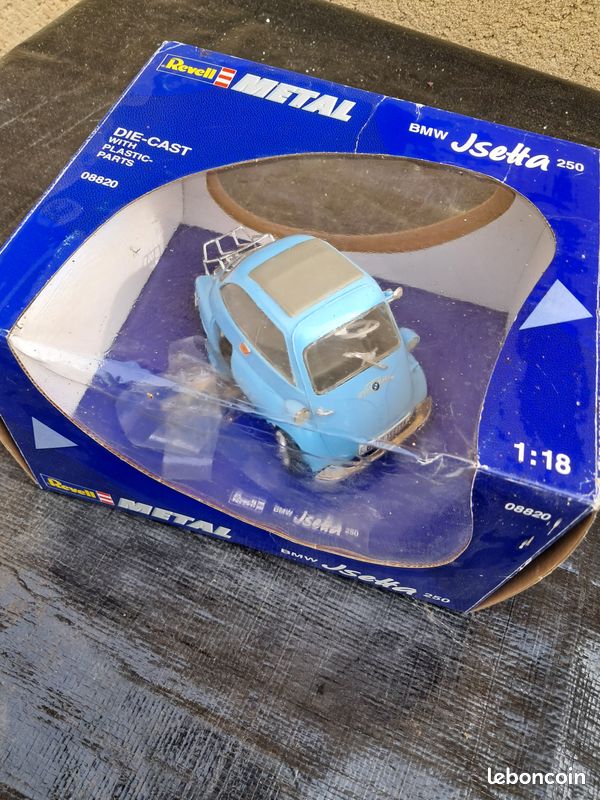 Miniature BMW Isetta 250 VfB Stuttgart - Revell 1/18, Club De Foot Allemand - Métal Zamac