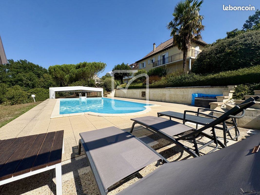 Maison 6 pièces 136 m² · à Larche · 136 m² · 299 000 €