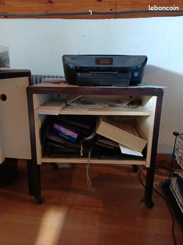 Bureau et petit meuble (image 3)