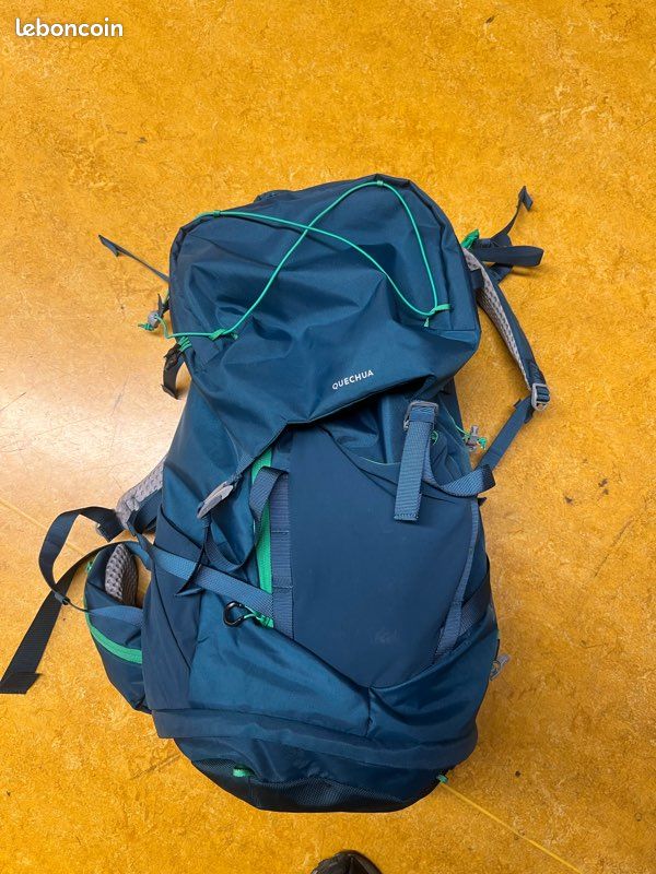 État neuf - sac à dos 40 litre + 10 litre quechua montagne (image 1)
