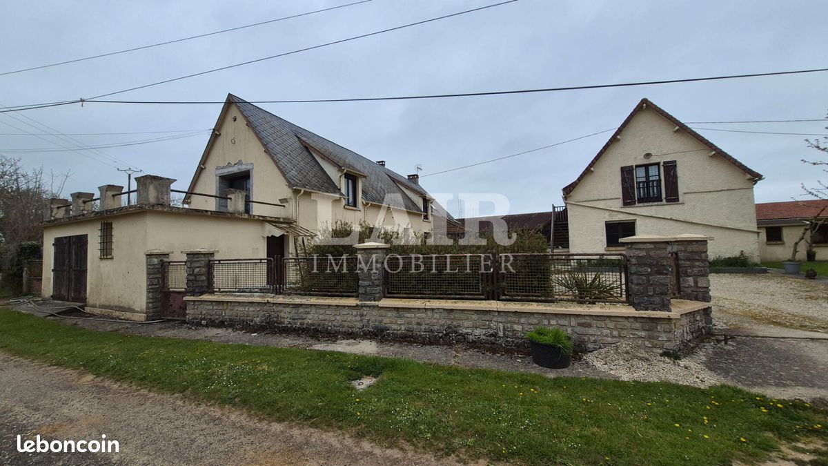 Maison 12 pièces 245 m² · à Sées · 245 m² · 227 900 €