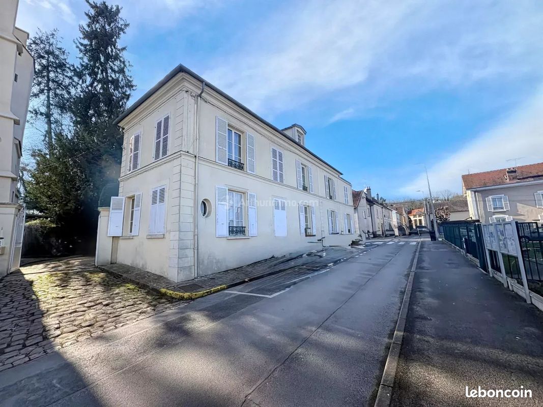 Maison 8 pièces 214 m² · à Montry · 214 m² · 690 000 €