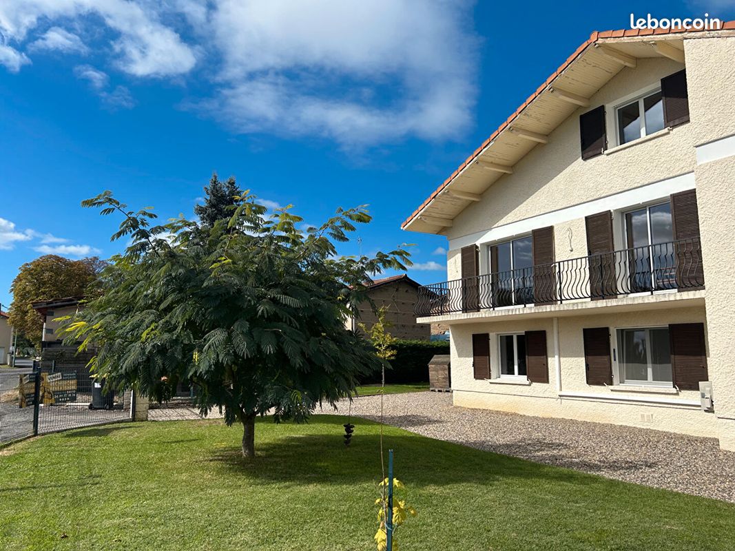 Maison 7 pièces 181 m² · à Orléat · 181 m² · 269 000 €