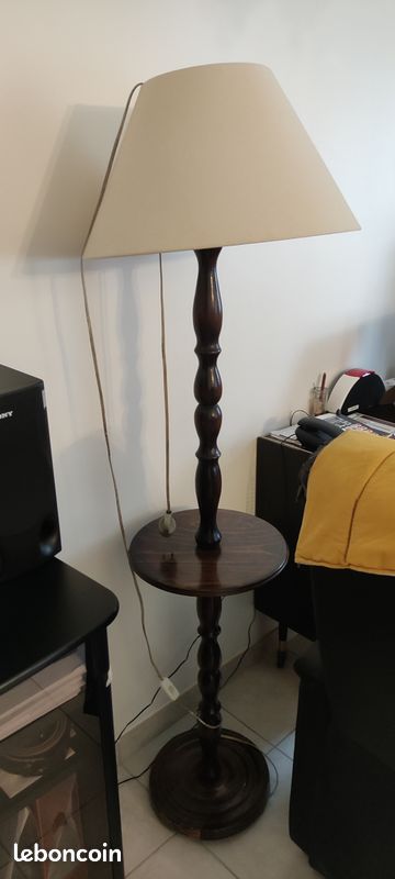 Lampe avec abat jour (image 1)