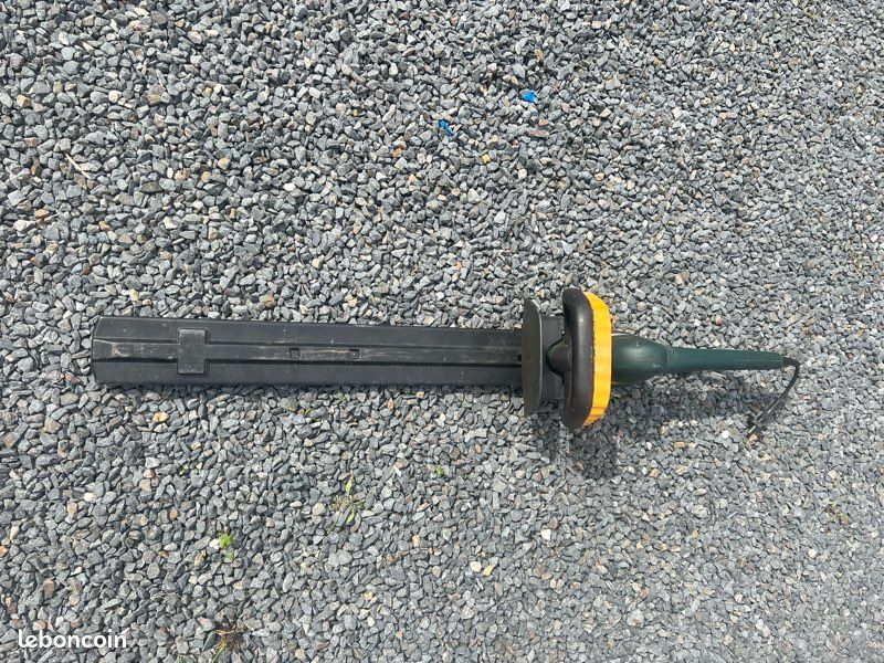 Taille haie électrique (image 1)