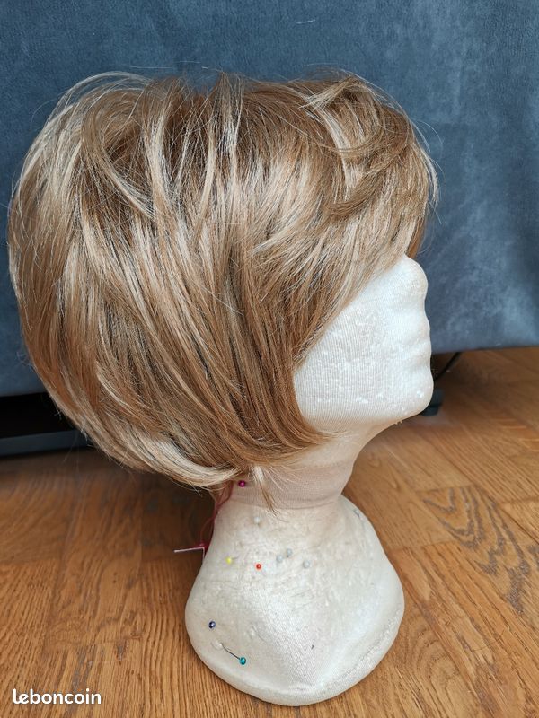 Perruque synthétique courte blond cuivré (image 2)