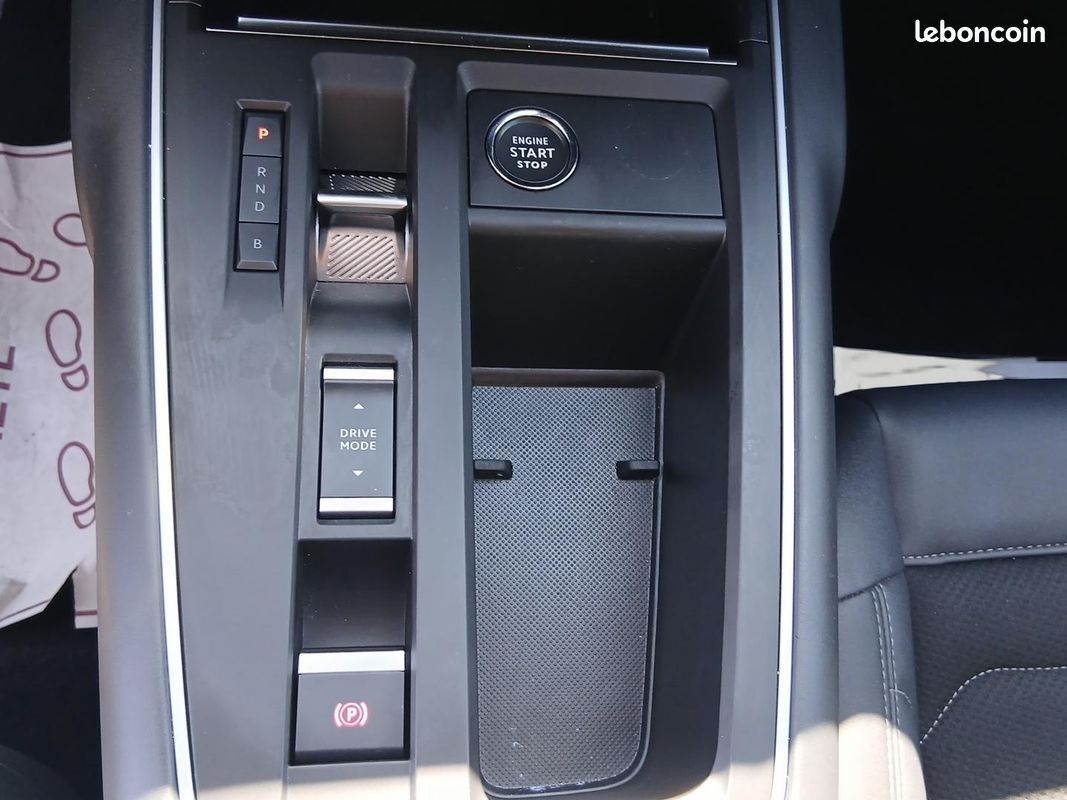 Citroen C5 Aircross 1.6 Hybride rechargeable 225 MAX + TOIT OUVRANT / VISION 360 / JANTES 19 / COFFR (image 20)