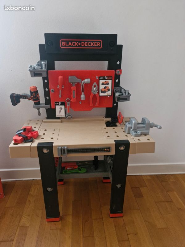 Etabli bricolo center - black et decker - + 92 accessoires dont 1 perceuse mécanique Smoby | King Jouet France - Bricolage Etabli bricolo center - black et decker - + 92 accessoires dont 1 perceuse mécanique Smoby | King Jouet France - Bricolage