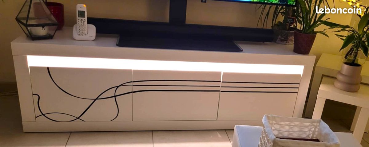 Meuble TV avec éclairage LED (image 4)