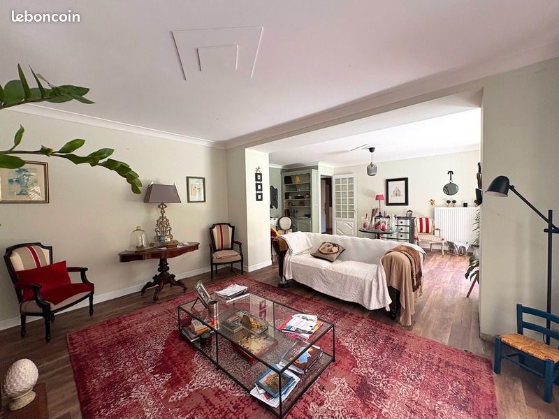 Maison 8 pièces 334 m² · à Mirande · 334 m² · 230 000 €