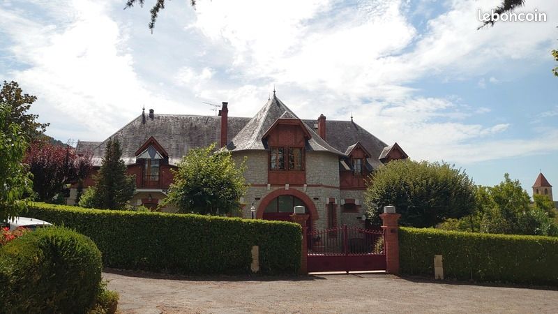 Maison 13 pièces 254 m² · à Villefranche-de-Rouergue · 254 m² · 399 000 €