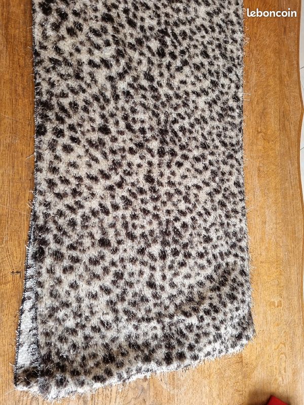 Echarpe femme motif leopard (image 1)