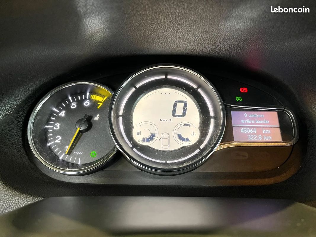 RENAULT Megane 1.2 115ch Limited - 2012 - 48 500 km - Faible kilométrage (image 9)