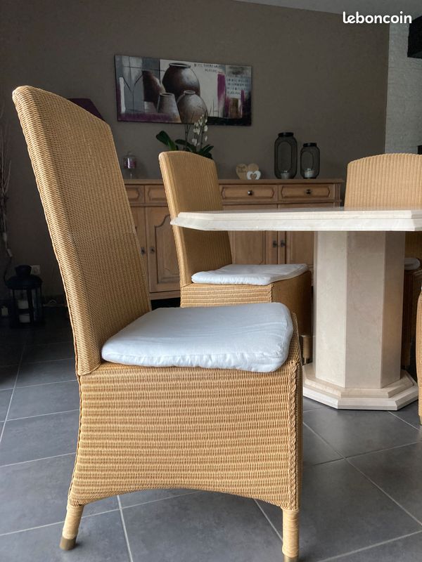 Table + chaises + meuble buffet (image 4)