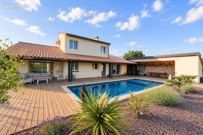 Villa 5 pièces 180 m²