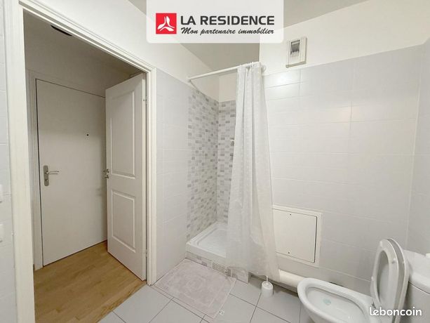 https://img.leboncoin.fr/api/v1/lbcpb1/images/12/f6/92/12f69289d9ed3c31444ac5679d976d905b37ca18.jpg?rule=ad-image
