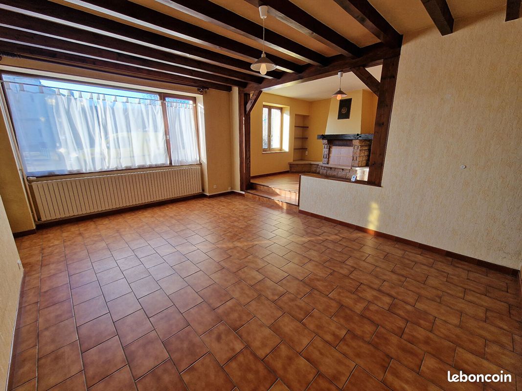 Appartement 3 pièces 122 m² · à Saint-Martin-du-Frêne · 122 m² · 755 €/mois