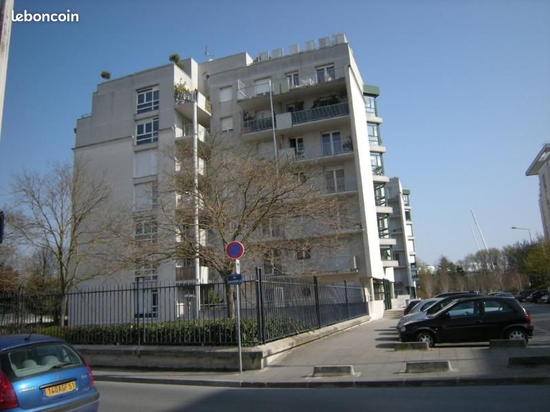 Parking REIMS · 64 €/mois
