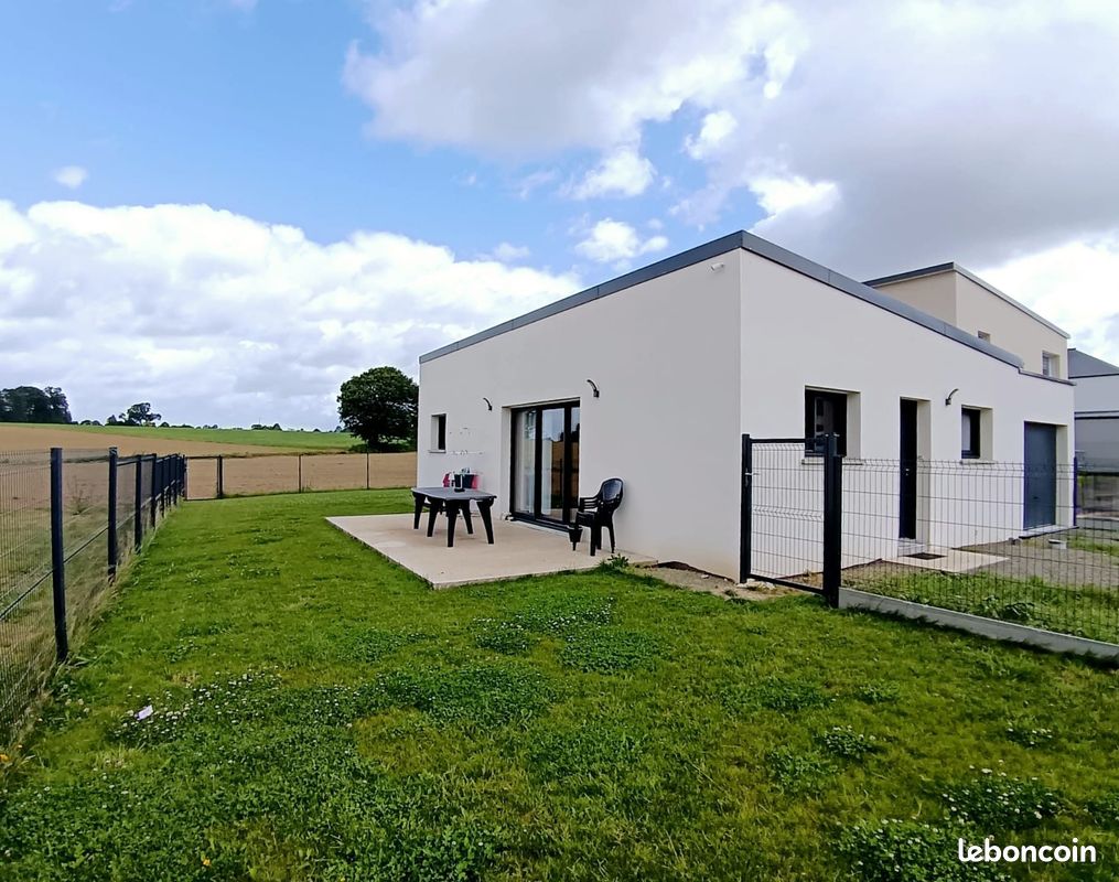 Maison 4 pièces 73 m² · à La Chapelle du Lou du Lac · 73 m² · 249 900 €