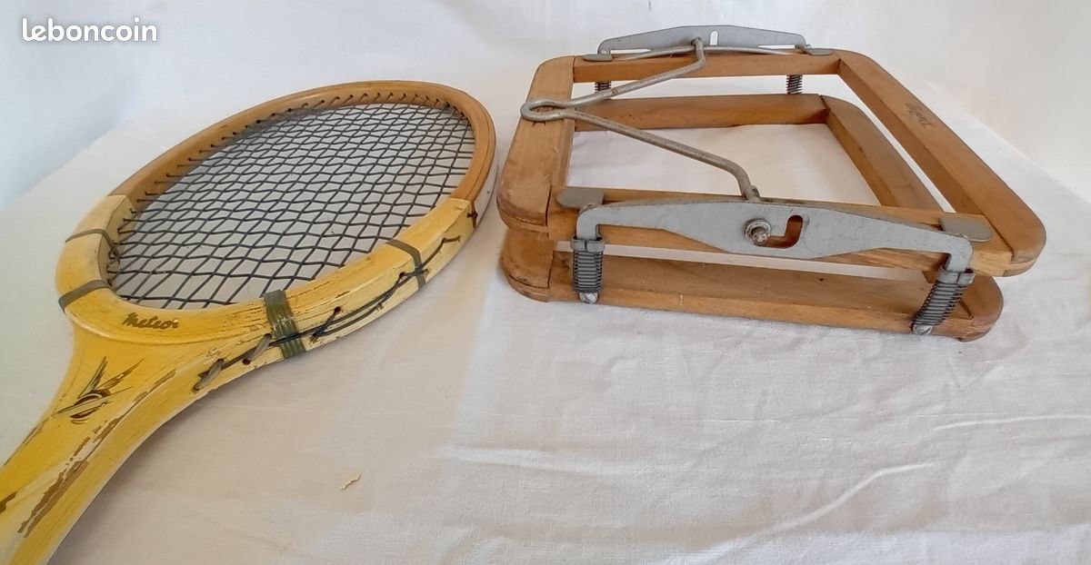 ANCIENNE RAQUETTE DE tennis en bois VICTOR CLÉMENT presse ZEPHYR très