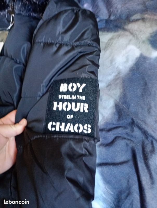 Manteau long neuf prix négociable remise en main propre seulement (image 2)