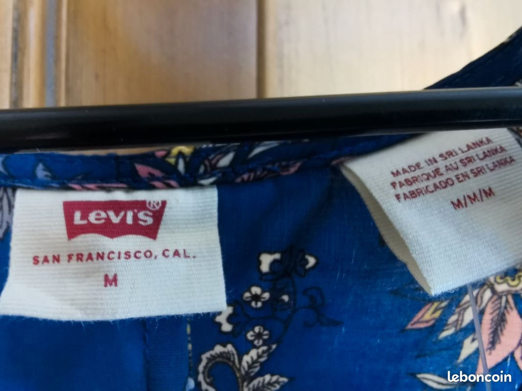 Robe portefeuille légère de la marque LEVI'S, Neuve avec étiquette (image 4)