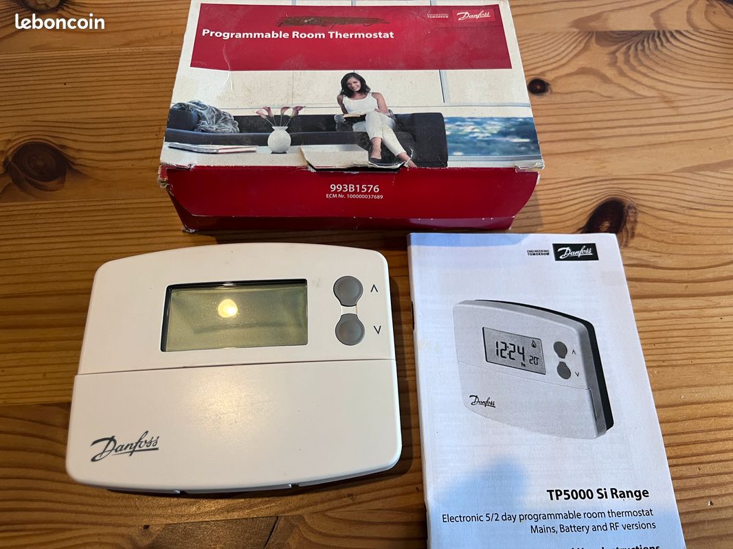 Thermostat programmable filaire Danfoss TP5000 Si, alimenté par le