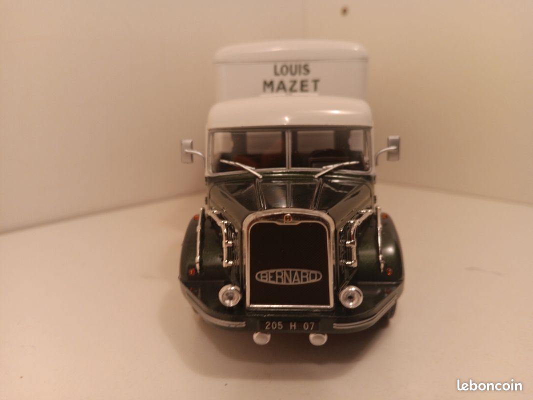 Camion Mercedes Actros Pedigree 1/43 - Jaune - Pièce Décollée, Boîte Abîmée