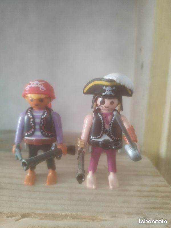 Playmobil pirate (image 1)