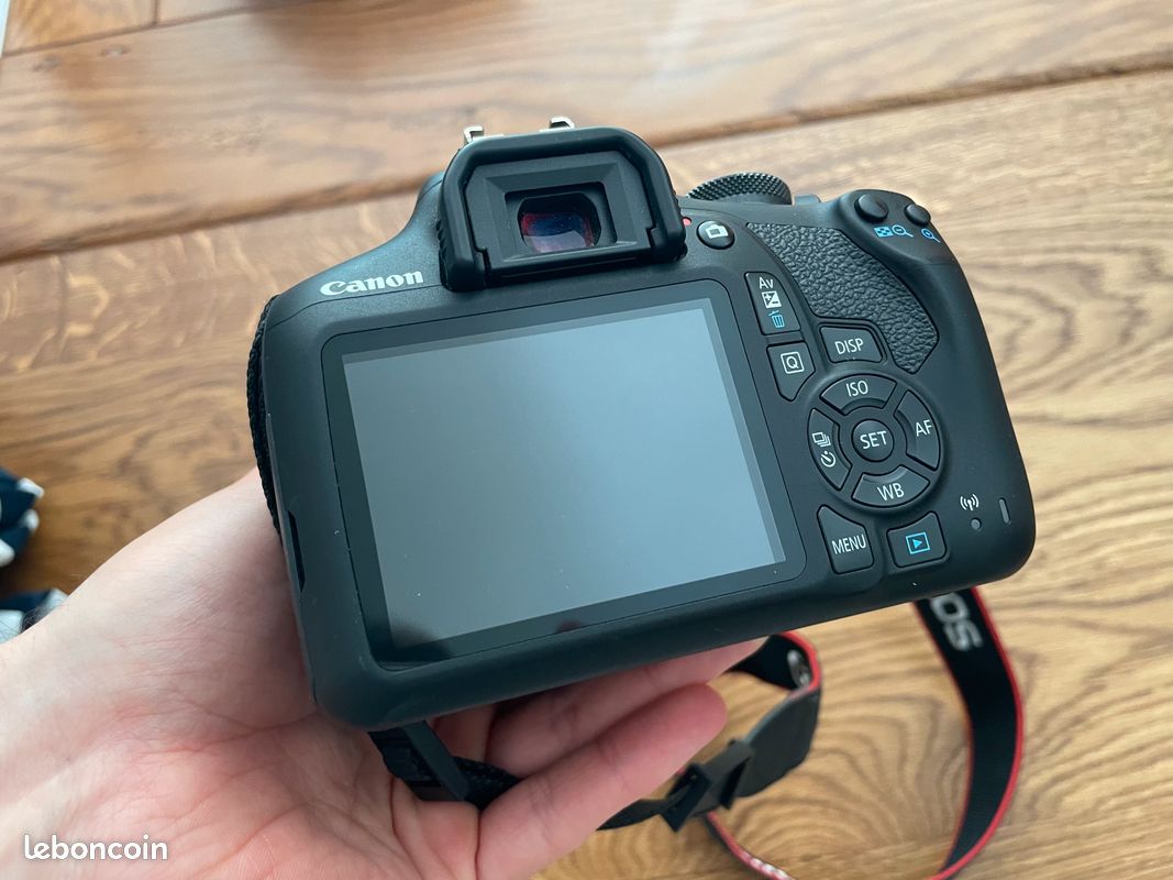 Appareil photo Canon EOS 2000D (image 4)